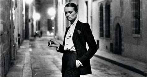 Power Dressing：60 年代 YSL 西裝到現代褲裝，如何讓女性感到 